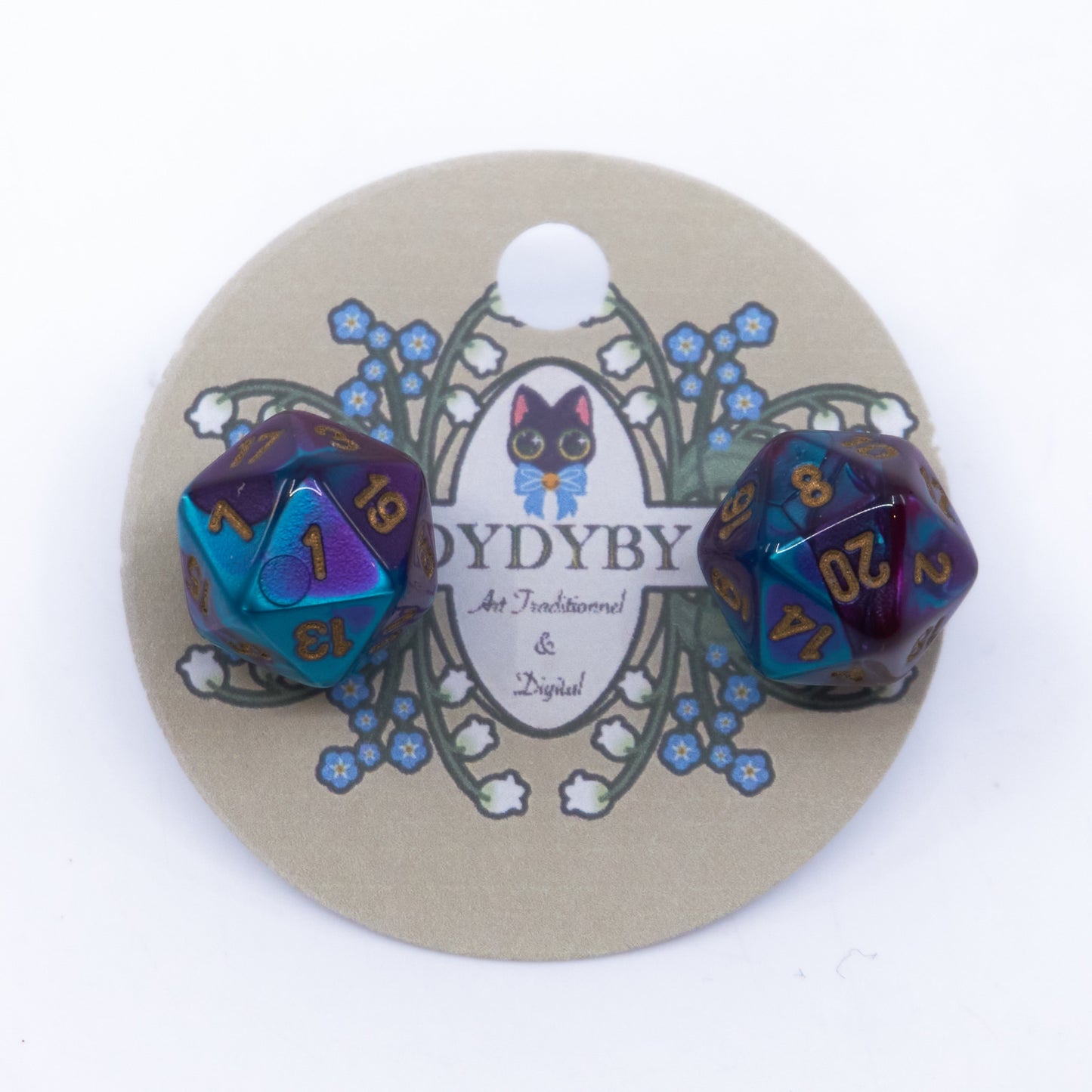 Petites boucles d'oreilles D20