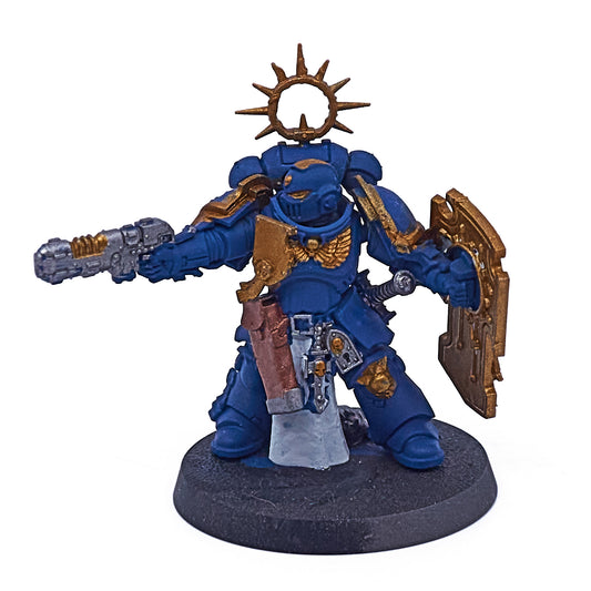 Space Marines - Lieutenant with Storm Shield (10317-V) - Used