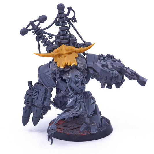 Orks - Big Mek in Mega Armour (Converted) (10454-V) - Used