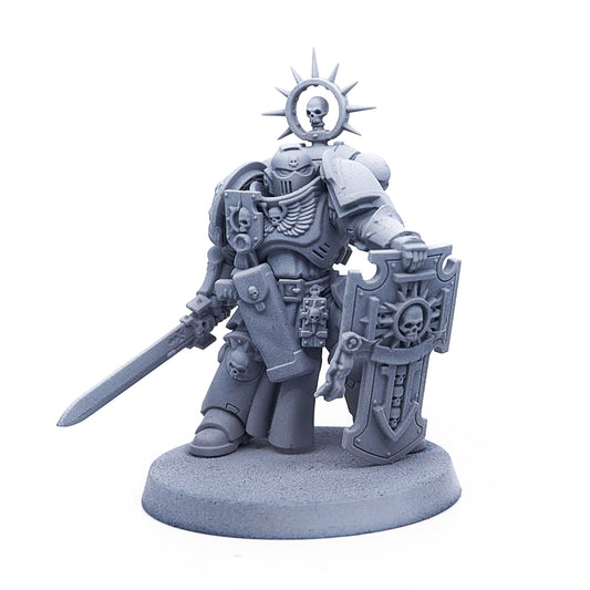 Space Marines - Primaris Lieutenant with Storm Shield (11001-V) - Used