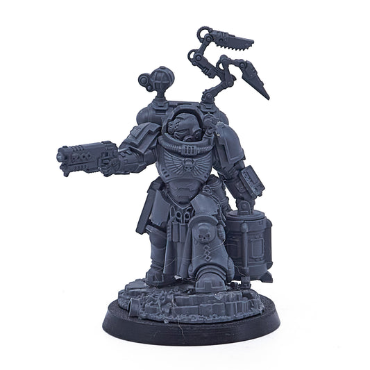 Space Marines - Apothecary Biologis (11518-V) - Used
