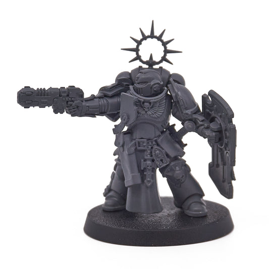 Space Marines - Lieutenant with Storm Shield (11855-V) - Used