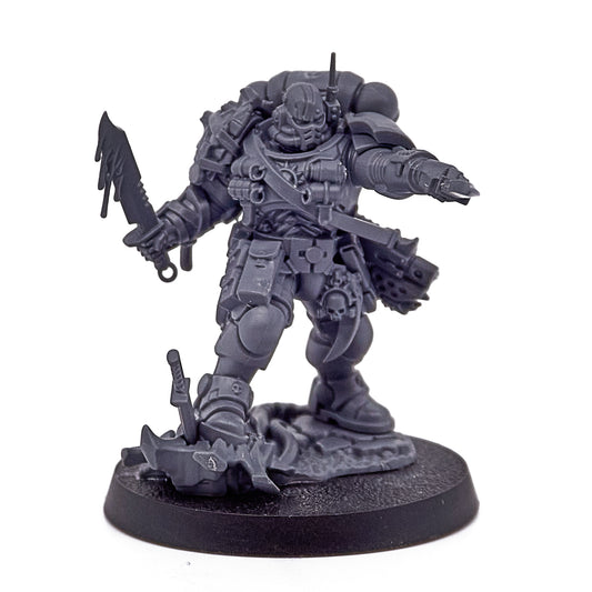 Space Marines - Lieutenant in Phobos Armour (13478-V) - Used