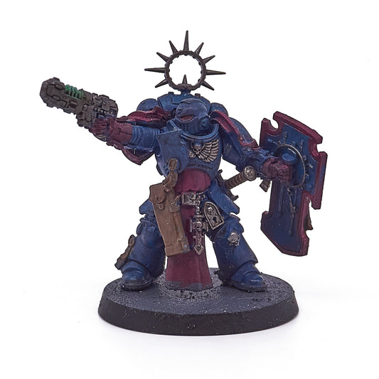 Space Marines - Lieutenant with Storm Shield (13820-V) - Used