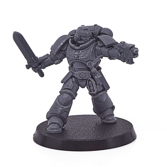Space Marines - Primaris Lieutenant with Power Sword (14955-V) - Used