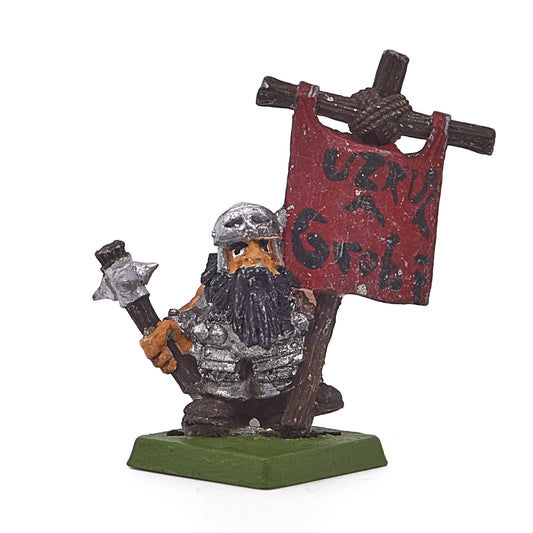 Dwarfen Mountain Holds - HG Dwarf Banner Bearer (15538) - Used