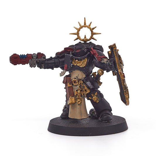 Space Marines - Lieutenant with Storm Shield (15633-V) - Used
