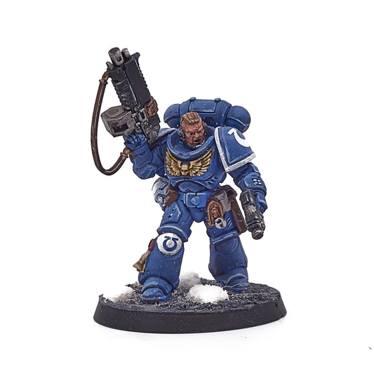 Ultramarines - Primaris Lieutenant with Auto Bolt Rifle (15951-V) - Used