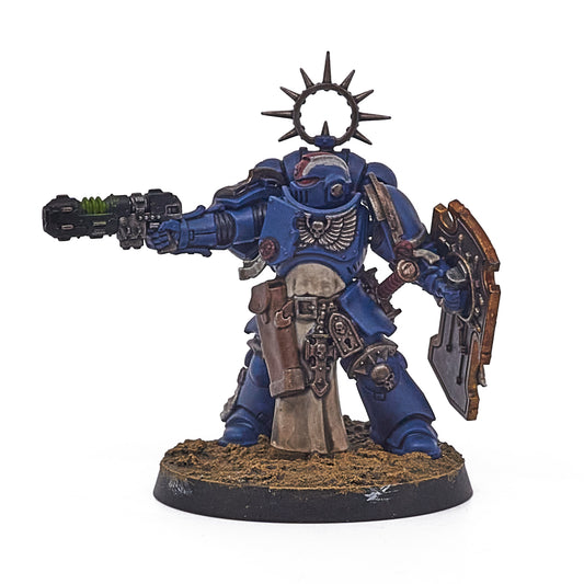 Space Marines - Lieutenant with Storm Shield (16116-V) - Used
