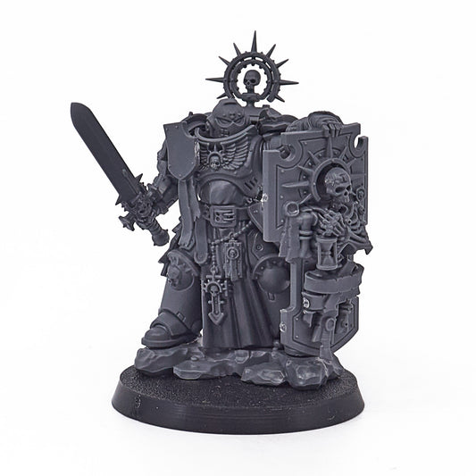 Space Marines - Captain with Relic Shield (18562-V) - Used